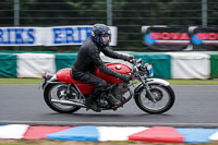 Vintage-motorcycle-club;eventdigitalimages;mallory-park;mallory-park-trackday-photographs;no-limits-trackdays;peter-wileman-photography;trackday-digital-images;trackday-photos;vmcc-festival-1000-bikes-photographs